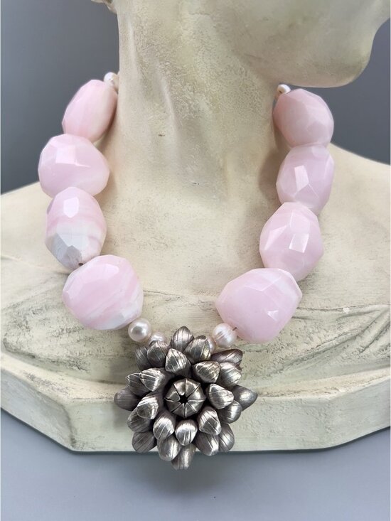 Vintage Very Chunky Rose Quartz Boulders Pearls Silver Flower Pendant Necklace